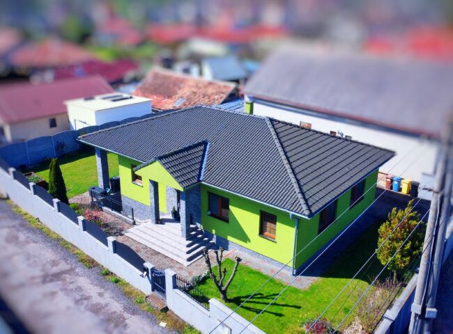 NA PREDAJ! Štýlový rodinný domček v obci Jarok, okres Nitra