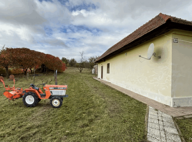 PREDAJ- Domček s veľkým pozemkom – Beladice