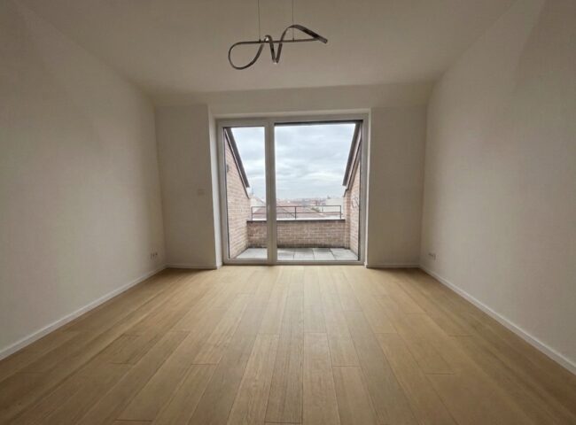 PREDAJ- 2- IZBOVÝ BYT – BÝVANIE POD HRADOM – NITRA